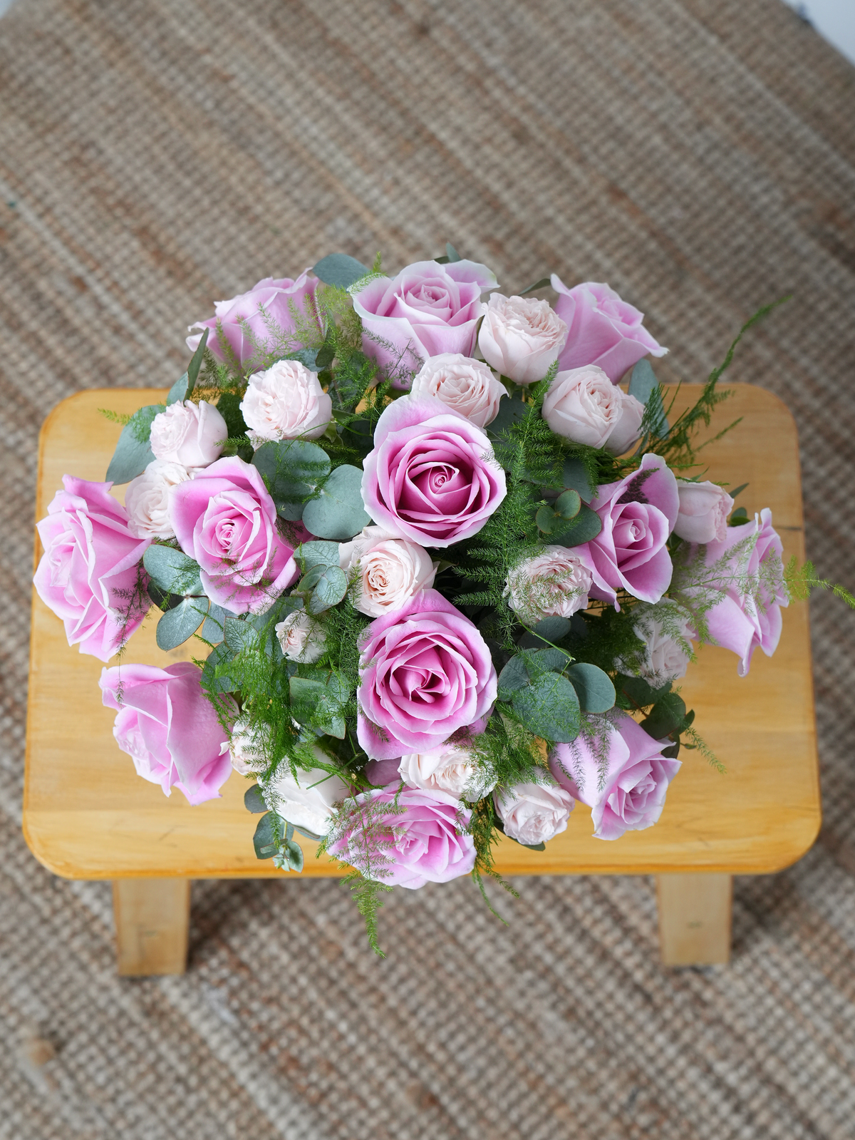 Valentine 12 Pink Roses - Hatbox with Free Heart Balloon