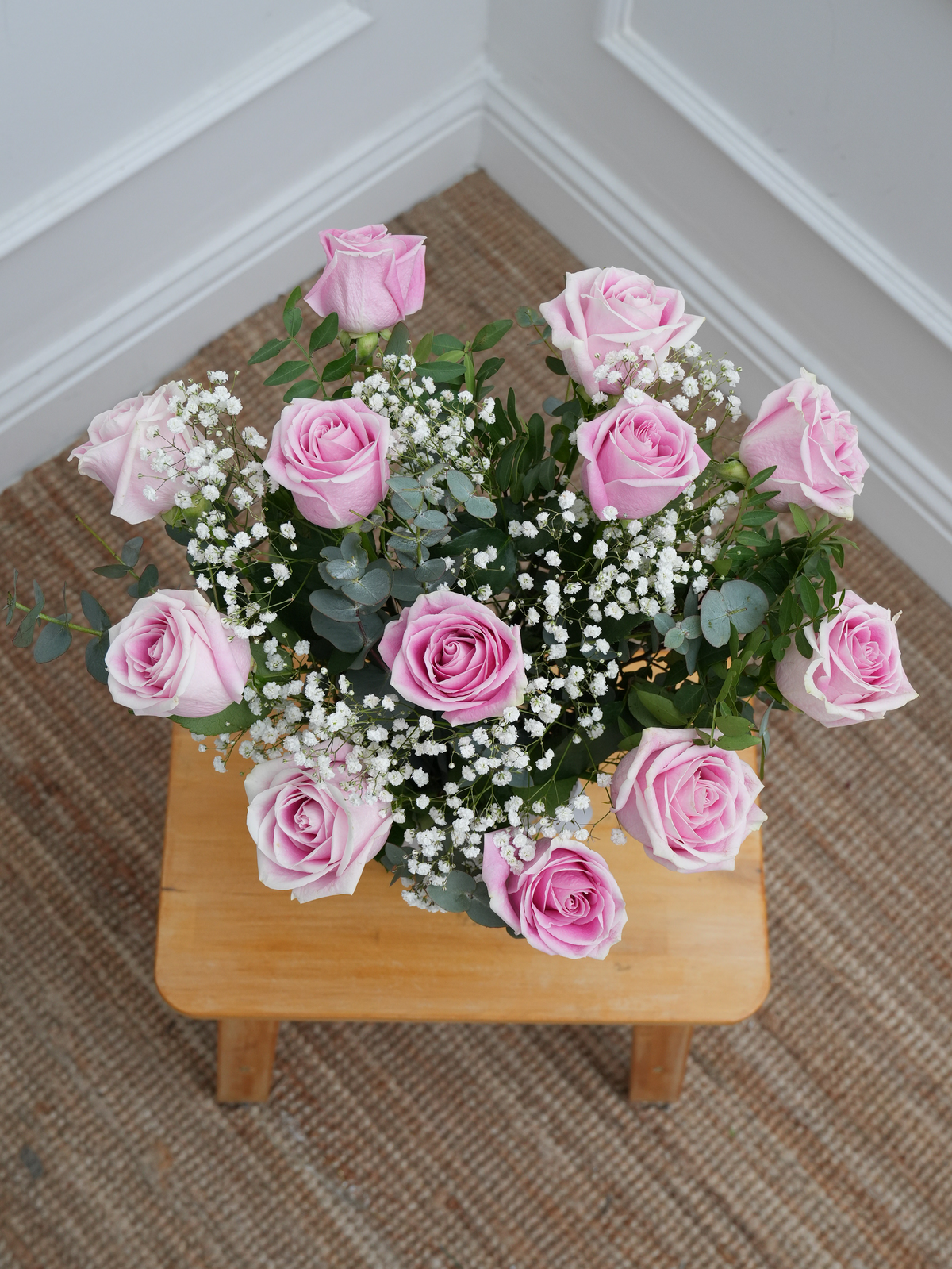 Women&#39;s Day 12 Long Stem Pink Roses - Vase