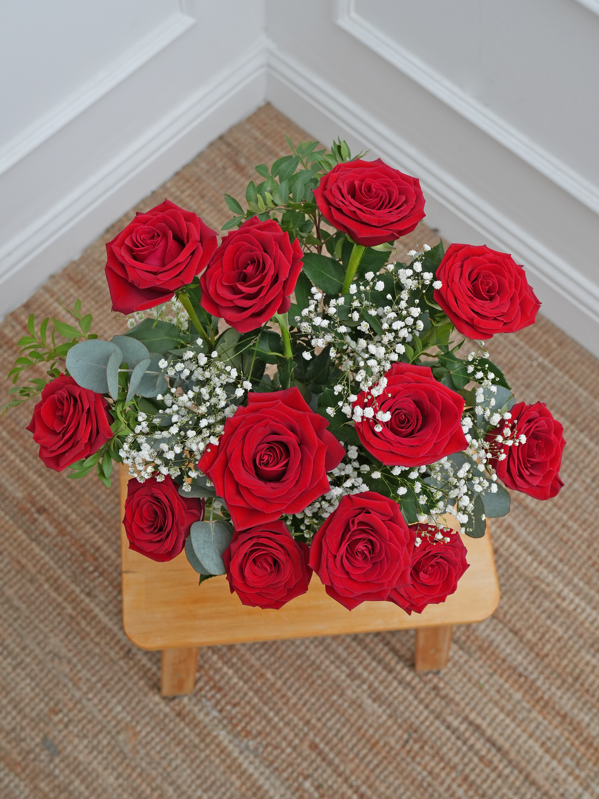 Women&#39;s Day 12 Long Stem Red Roses - Vase