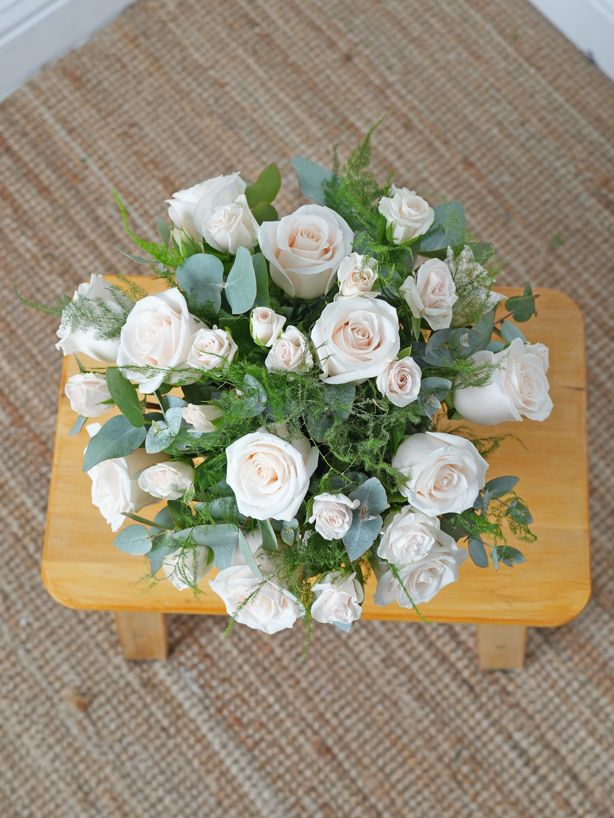 Valentine 12 White Roses - Hatbox