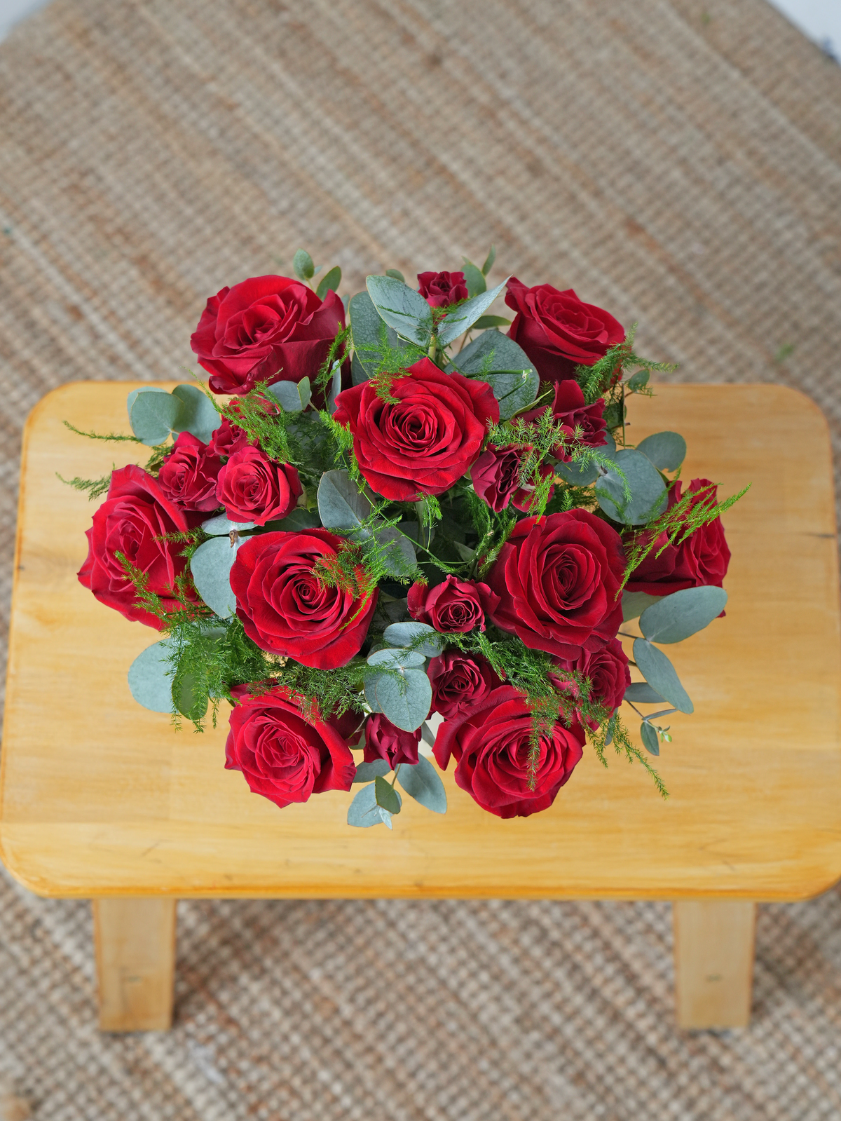 Women&#39;s Day 9 Red Roses - Hatbox