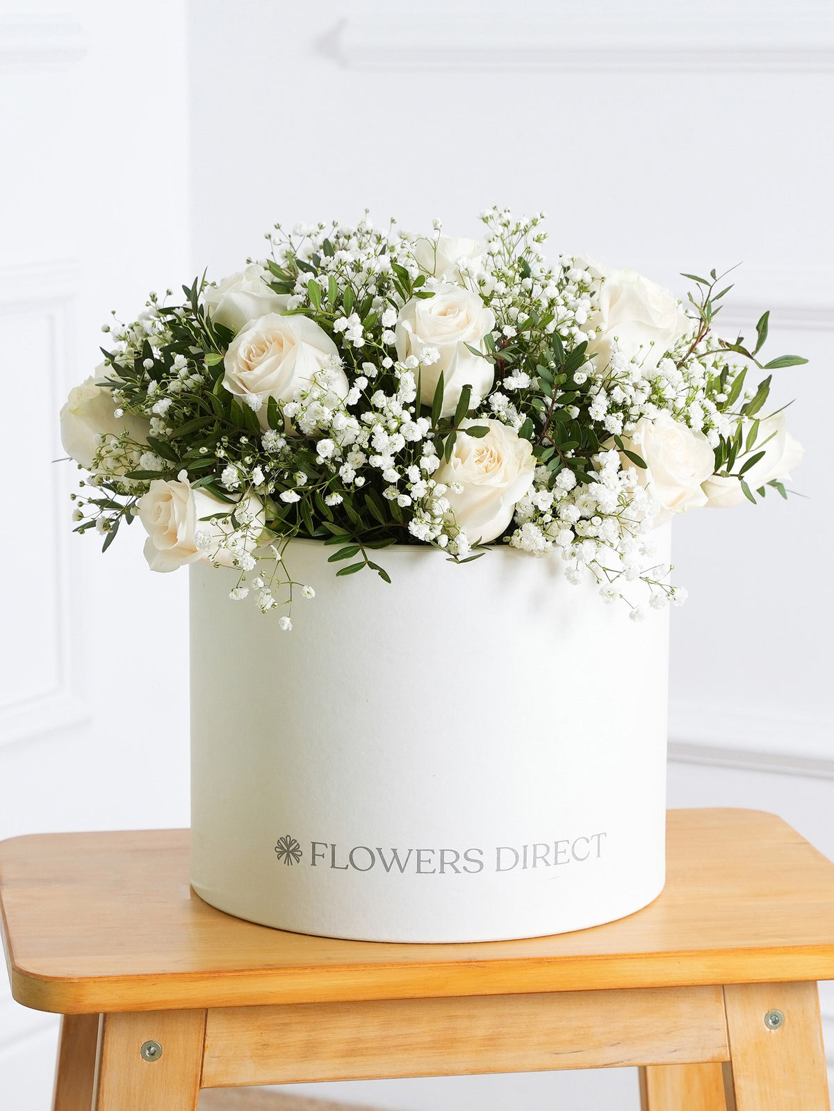 Women&#39;s Day White Roses - Hatbox