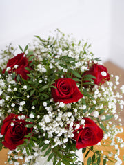 Red Roses Hatbox – Celebrate any special occasion with our stunning red roses hatbox, elegantly complemented by gypsophillia and...