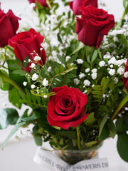 12 Red roses with a vase – Elevate the essence of romance with our exquisite bouquet of 12 Long Stem Red...
