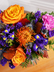 Crisp Meadow Hatbox – The Crisp Meadow Hatbox is an affordable seasonal delight, filled with vibrant orange roses,...
