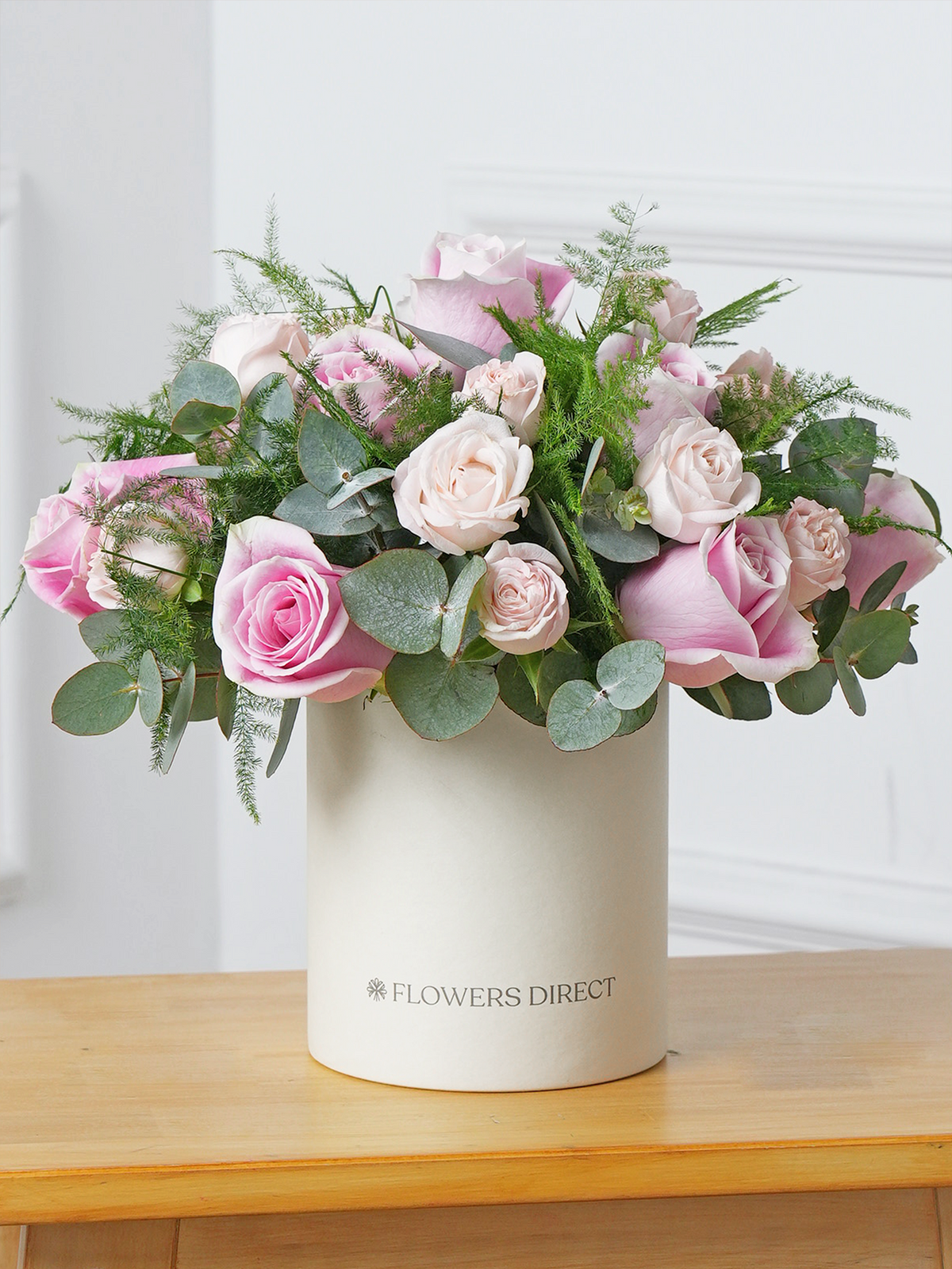 Women&#39;s Day 9 Pink Roses - Hatbox