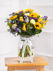 Iris Bliss Grand in a vase – Bring any occasion to life with the Iris Bliss – Large Vase. This vibrant...