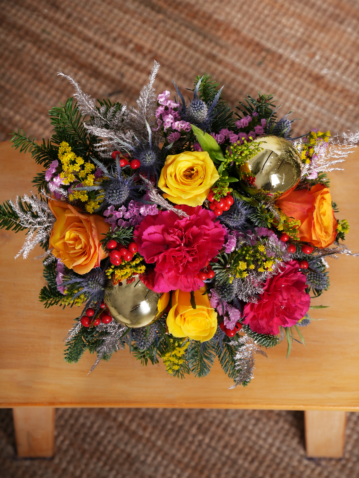 Cheerful Christmas - Hatbox with Free Chocolate Set