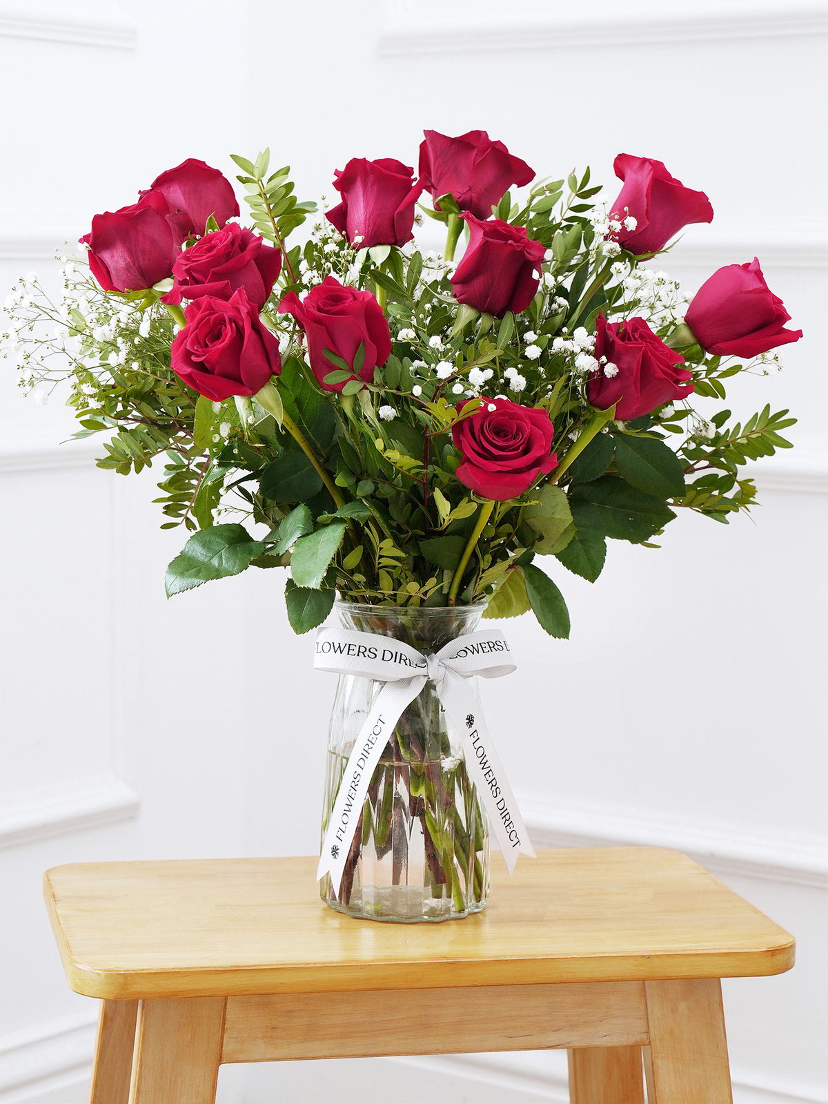 Women&#39;s Day 12 Long Stem Red Roses - Vase