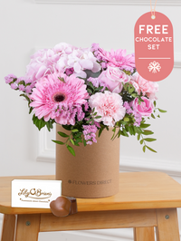 Thank You Sweetheart - Hatbox with Free Chocolate Set – Express your love and affection with our "Sweetheart" arrangement, featuring delicate pink hydrangeas, vibrant...