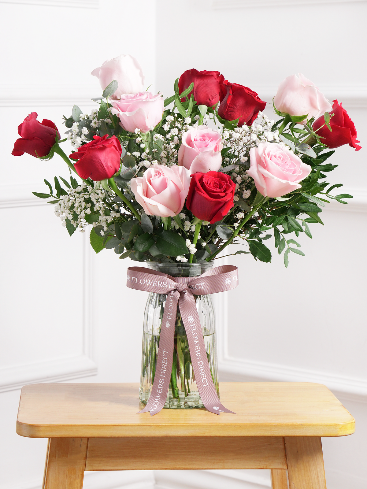 Women&#39;s Day 12 Long Stem Red &amp; Pink Rose - Vase