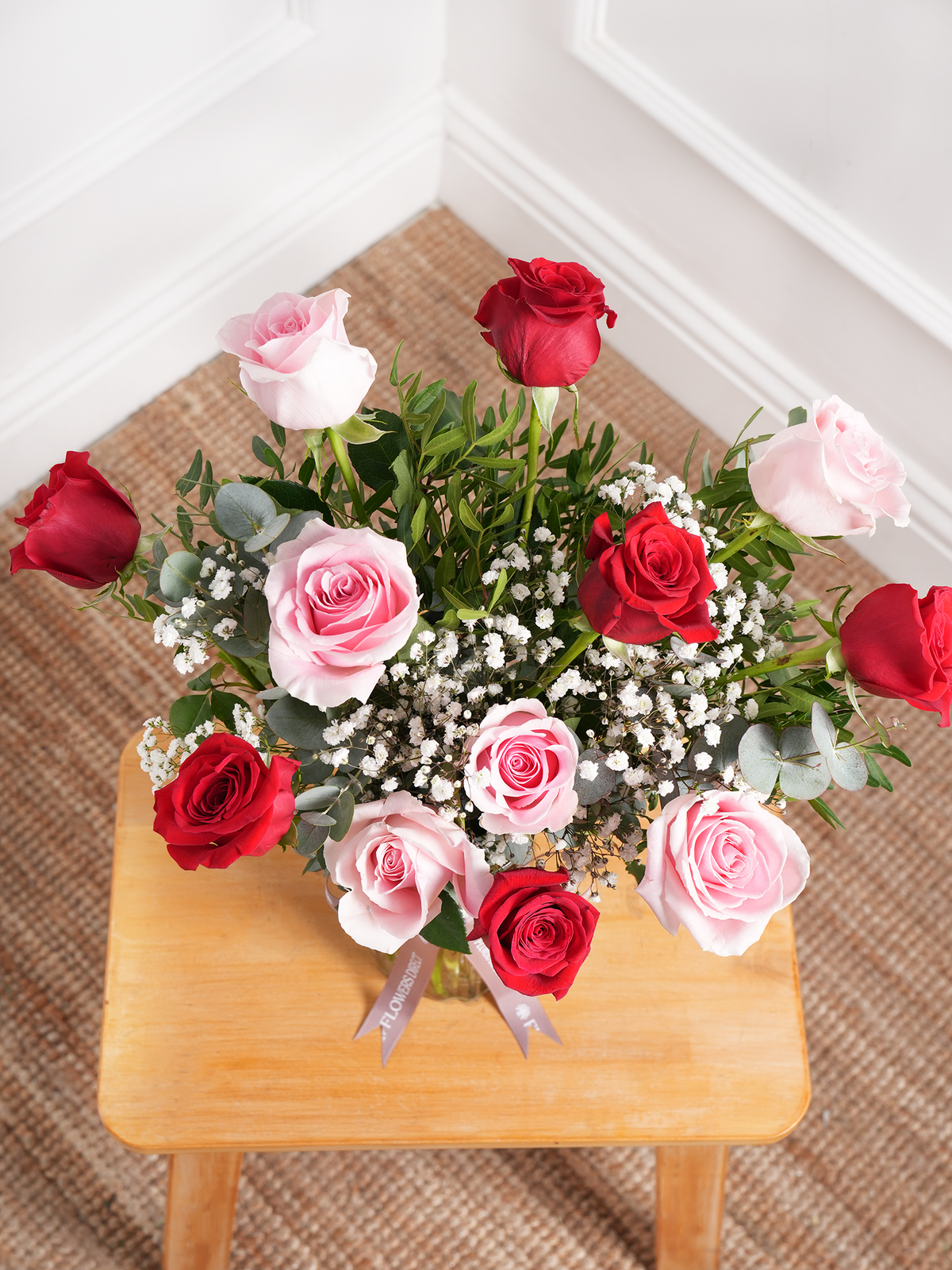 Women&#39;s Day 12 Long Stem Red &amp; Pink Rose - Vase