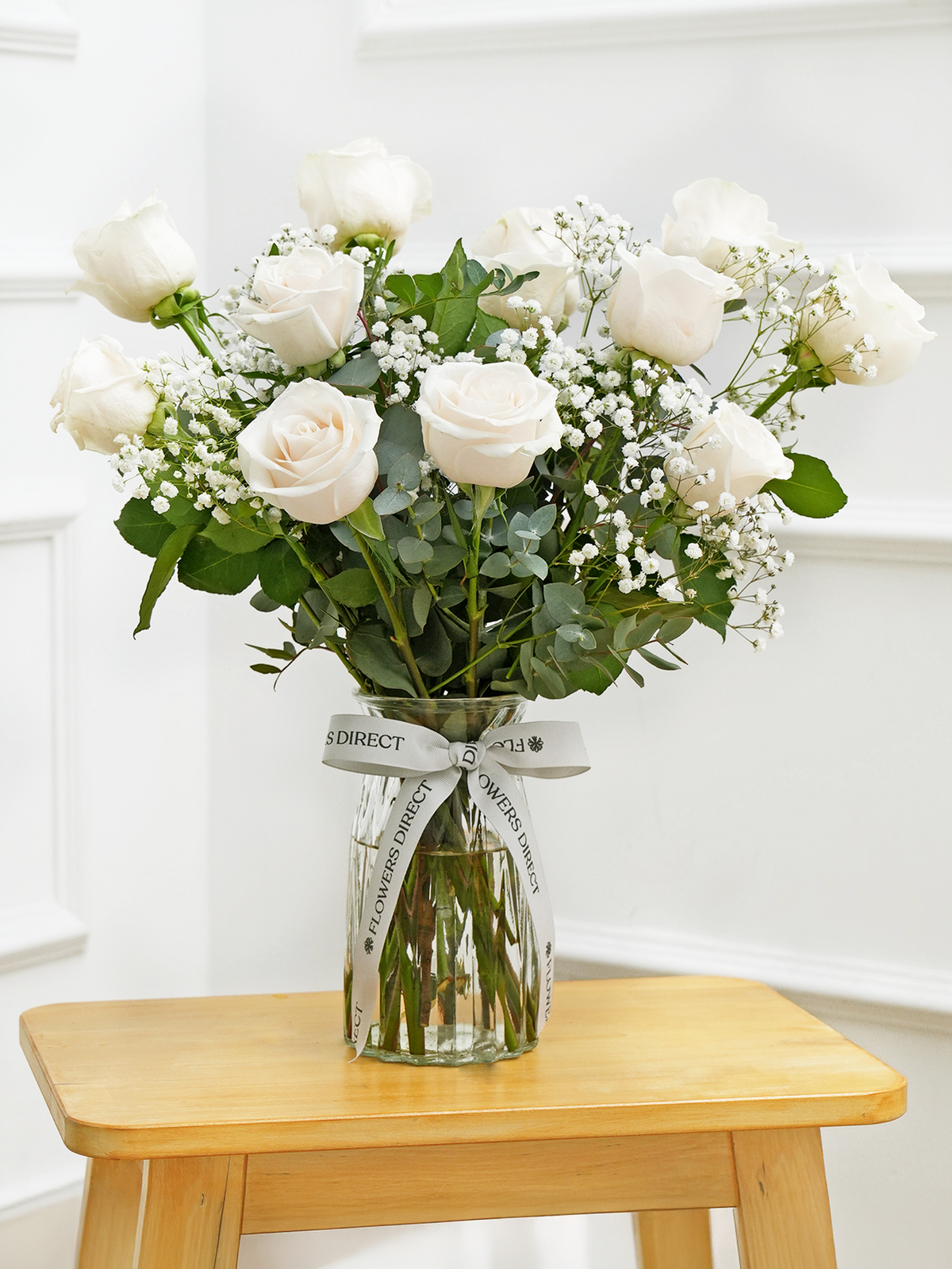 Women&#39;s Day 12 Long Stem White Roses - Vase