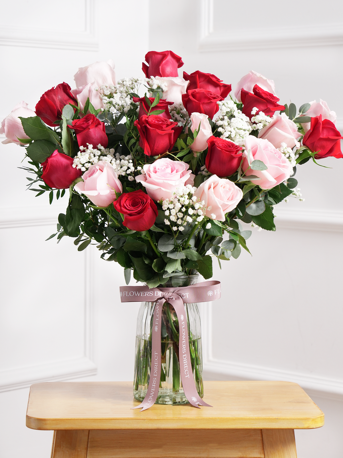 Women&#39;s Day 24 Long Stem Red &amp; Pink Rose - Vase